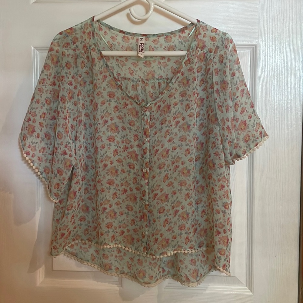 Green Sheer Flowered Short Sleeve Shirt